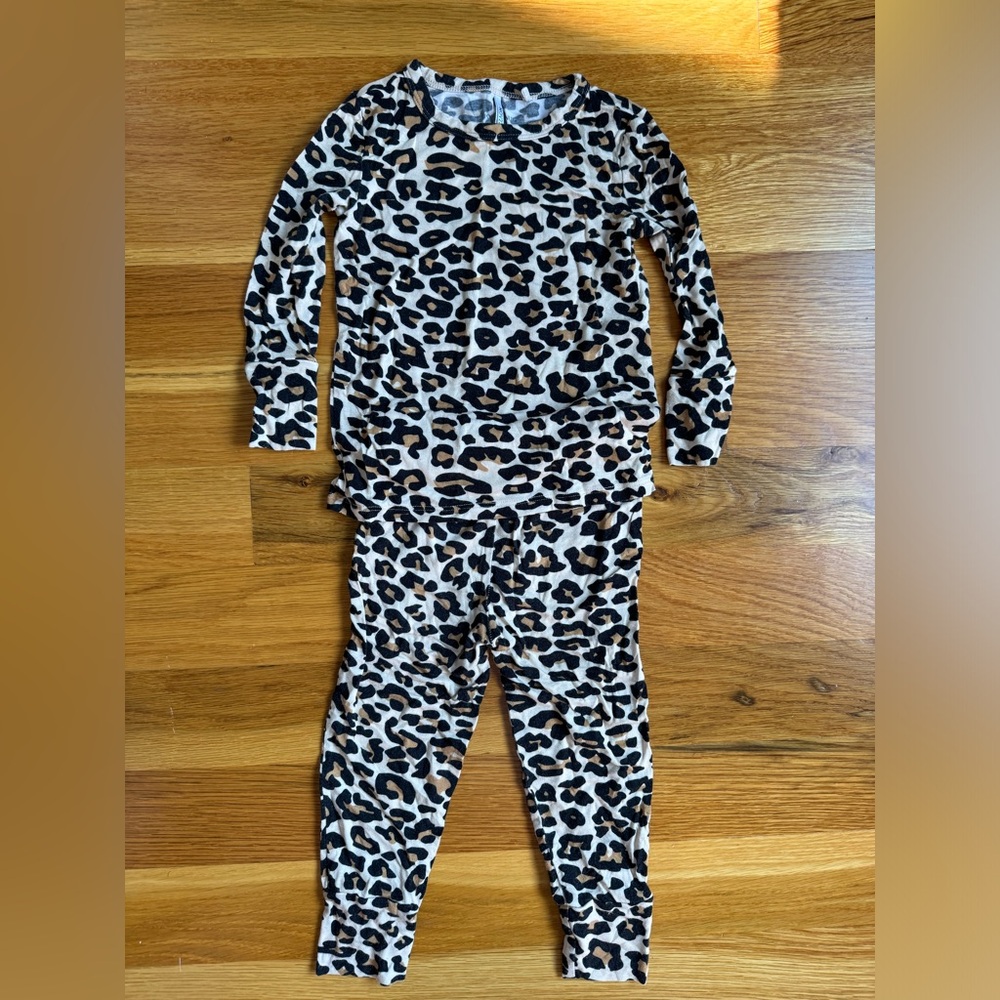 Posh peanut two piece leopard pajamas 18-24 mon